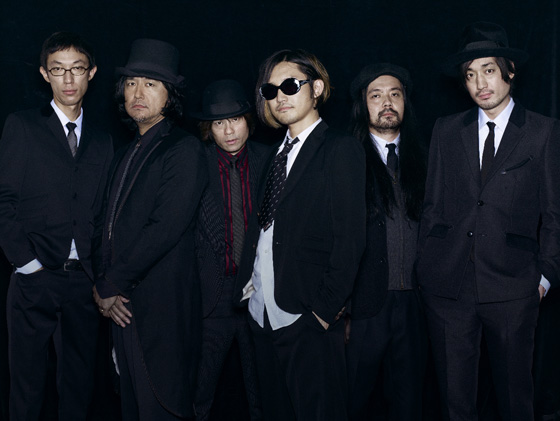 「髭 13日の金曜日にPOLYSICSと仮装対決!?」1枚目/2