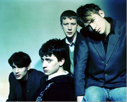 「ブラー、新曲のライヴをツイッターにて生中継！演奏後に新曲2曲を急遽配信へ！」1枚目/2