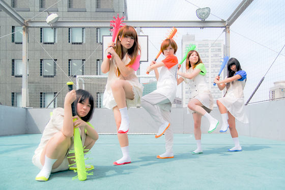 「avex所属のスク水アイドル 膝枕付き耳かき＆ケツバット」1枚目/2