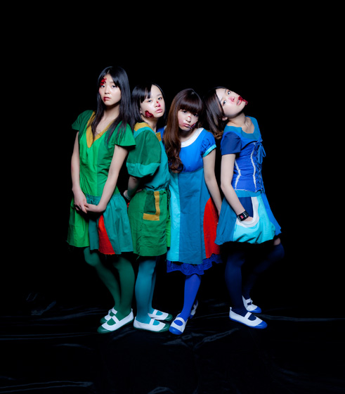 「話題沸騰中アイドルのPV 2作連続で“R指定”扱いに」1枚目/1