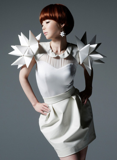 「MEG 最新アルバムの特典に10周年ライブの映像も」1枚目/3