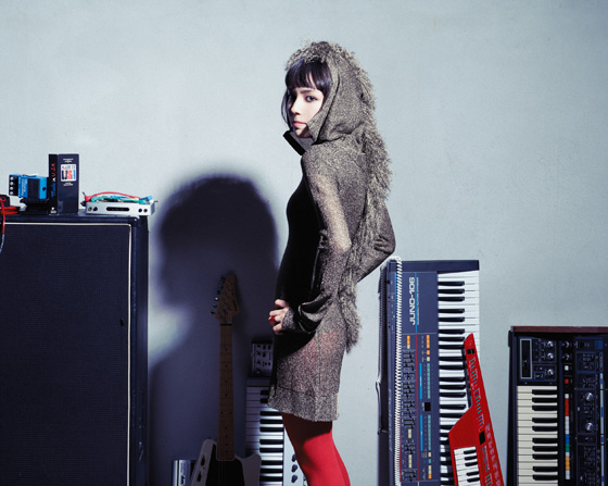 「坂本龍一注目の新星EA 鈴木慶一と高橋幸宏トリビュート盤に」1枚目/1