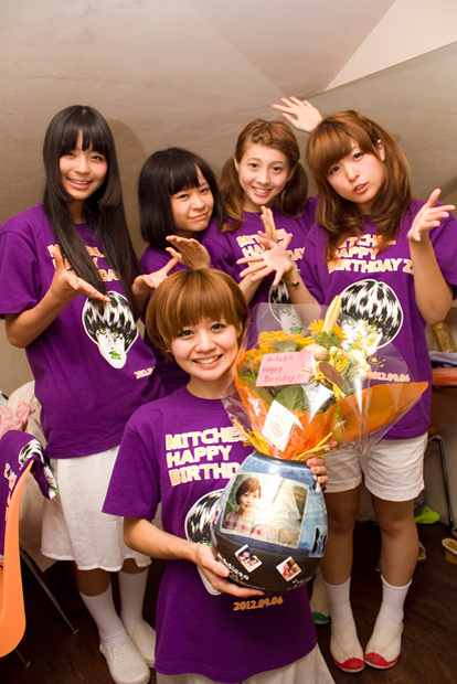 「キモイ担当のジョジョ好きアイドル 生誕祭で涙」1枚目/23