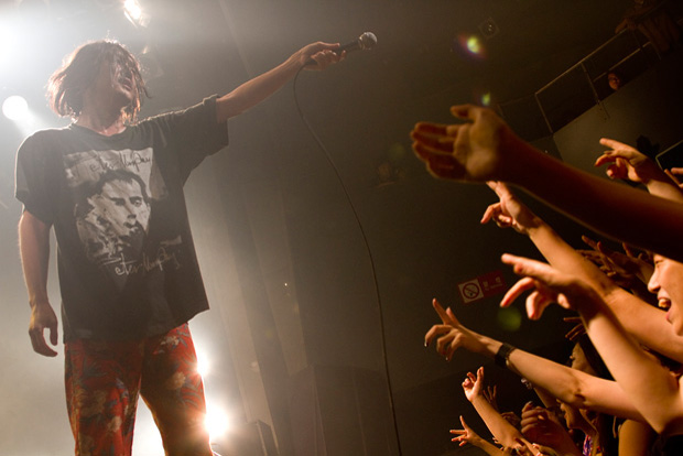 「髭 「雅-MIYAVI-の音楽を好きな人に悪い人はいない」」1枚目/7