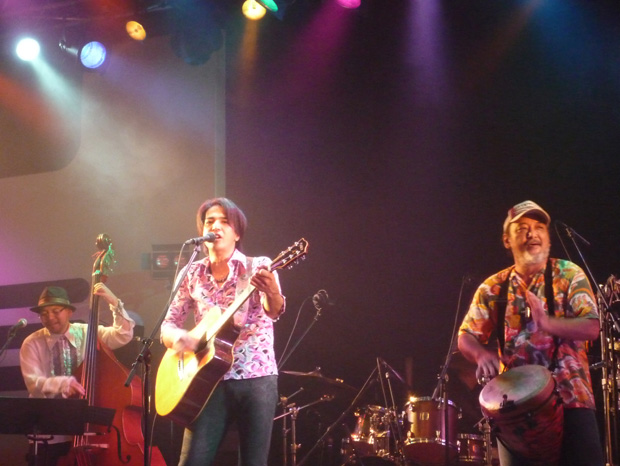 「下地勇 10年目で夢叶う ビール片手に「本当に満足」」1枚目/3