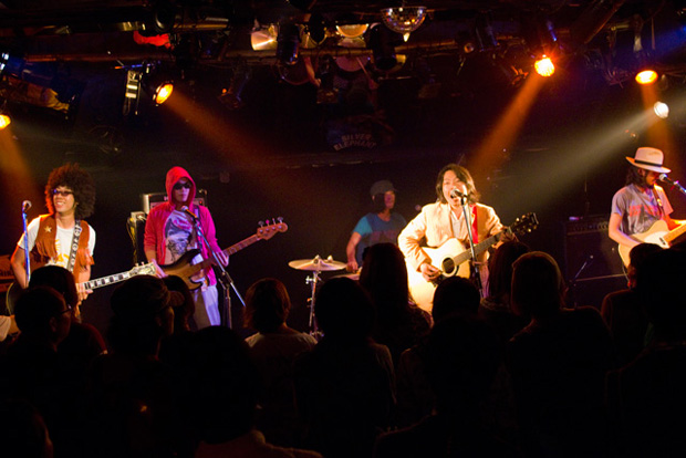 「アルフィーも絶賛する井乃頭蓄音団 あの名曲を独自解釈で」1枚目/7