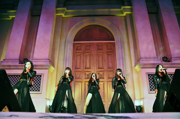 「東京女子流 きゃりーらとの接戦制し初TOP4入り、武道館へ邁進」1枚目/6