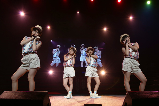 「モーニング娘。若手陣 先輩から久々の洗礼＆誕生日お祝い」1枚目/10