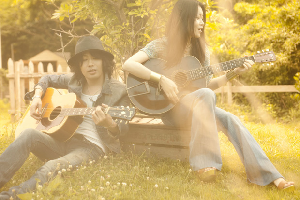 「LOVE PSYCHEDELICO 『僕らの音楽』でSMAPへの提供曲をセルフカバー」1枚目/2