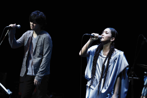 「元ちとせが降らす幸福の音の雨粒　サプライズゲストも」1枚目/5