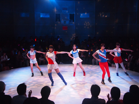 「桜庭ななみも在籍の女優ユニット 円形劇場に“帰ってきた”」1枚目/3