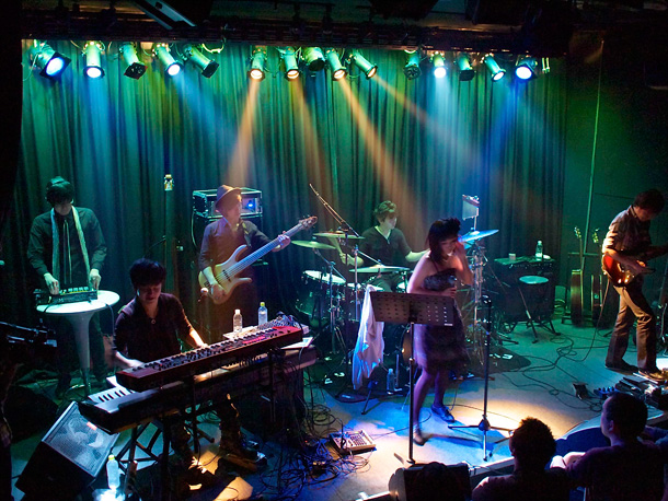 「ボカロ曲実演超絶テク集団「未だかつてない異文化共存を」」1枚目/5