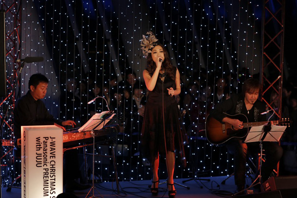 「JUJU 夜景をバックにJAZZスタンダードナンバーなど披露」1枚目/4