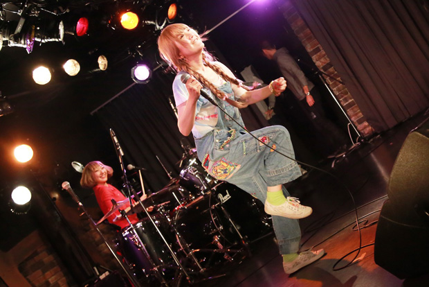 「HAPPY BIRTHDAY」3枚目/12