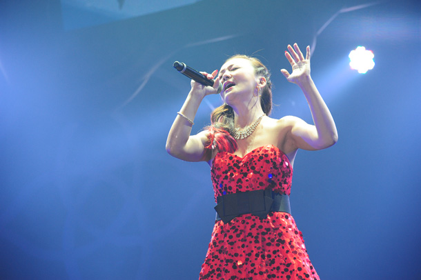 「華原朋美 Xmasイブに涙、「来年は“執念”でがんばります！」」1枚目/52