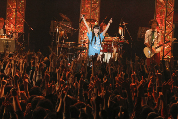 「miwa 来年、大学卒業後に初の日本武道館公演」1枚目/7