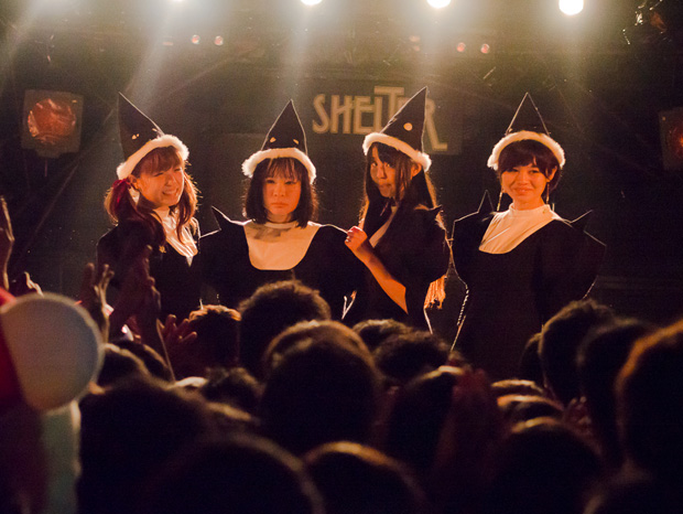 「BiSのX&#039;mas アイドルが寂しい男子にアレをレクチャー」1枚目/36