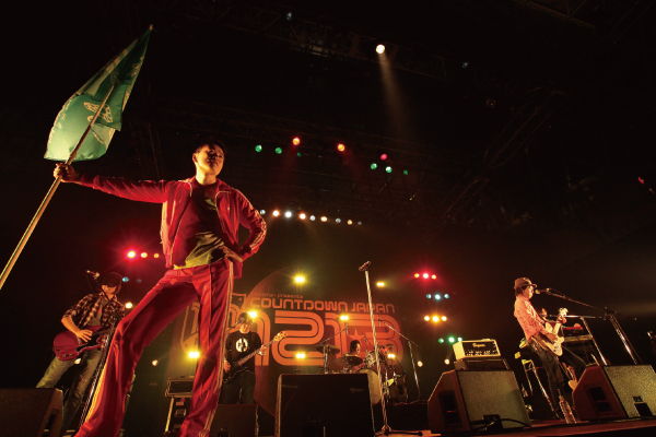 「ヘルマン　復活の1年を華麗にポップに締めくくる」1枚目/4