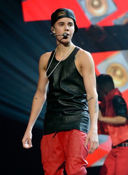 「年明けから大騒動のジャスティンが、ある少女のもとへ訪問」1枚目/1