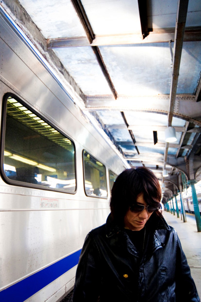 「吉井和哉 ベスト盤収録の新曲MVに漫画家・井上雄彦も参加」1枚目/1