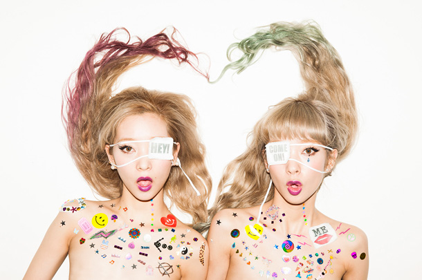 「双子姉妹ユニット 木村カエラの作品も手掛ける人物らとコラボ」1枚目/4