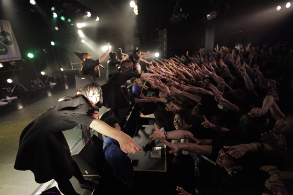 「傷だらけのアイドルBiS“覚醒”鬼気迫る戦いの果てに」1枚目/6