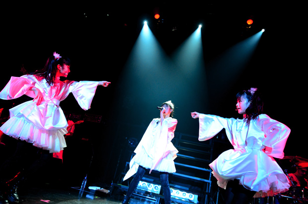 「アイドル界のダークヒロイン BABYMETALが期限付きで活動継続」1枚目/12