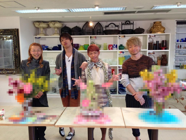 「ソナポケ 假屋崎省吾とコラボで敗者には罰ゲームも」1枚目/2