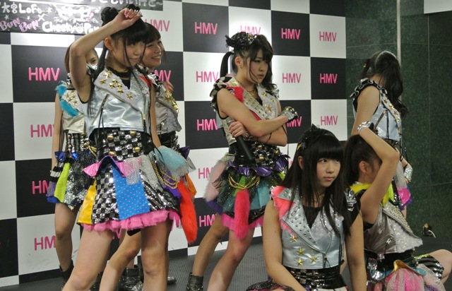 「小生意気アイドル チキパが新曲「C.P.U!?」MVを生再現」1枚目/8