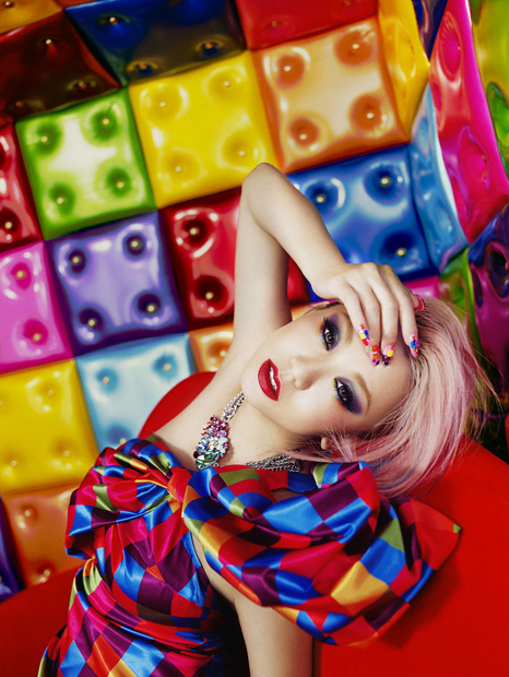 「倖田來未 大阪で観覧無料のペシャルトークショー開催」1枚目/4