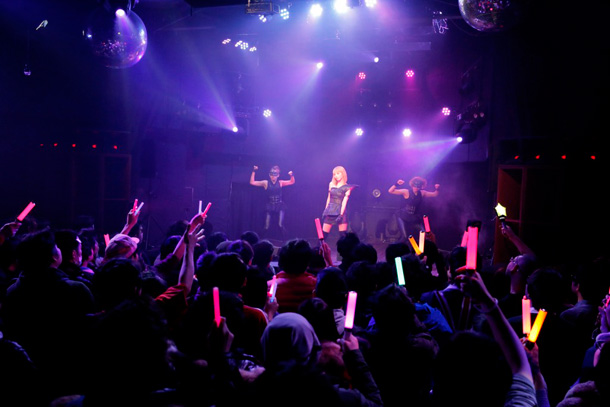 「平野綾 久々のリリースイベントでキャットウーマン風衣装」1枚目/7