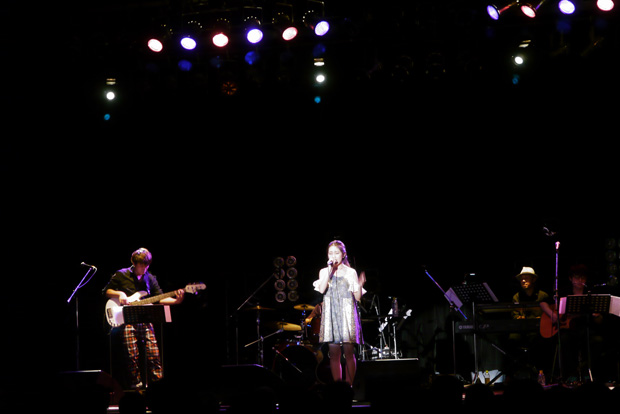 「中学卒業、そして上京…15歳のシンガー井上苑子が地元で涙のワンマンライブ」1枚目/4