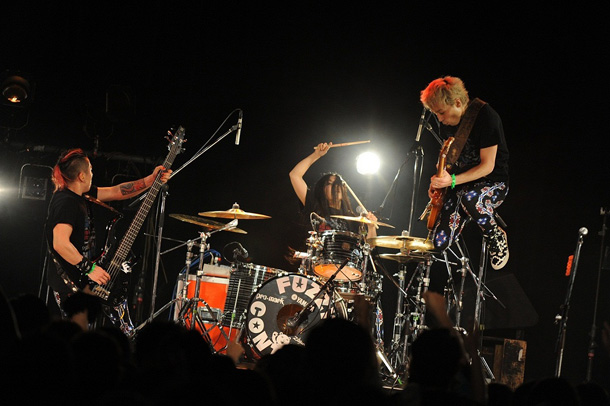 「FUZZY CONTROL 盟友たちと共演イベントで秋の10周年ワンマン発表」1枚目/3