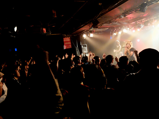 「RYTHEM解散から2年 yucat初ライブ「おかえり」に涙」1枚目/4