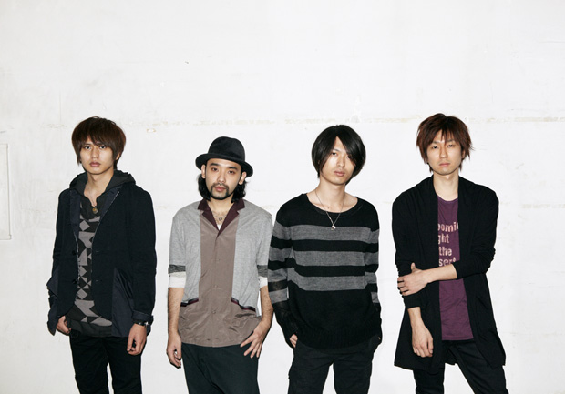 「NICO 新写真＆アルバム詳細発表 初回盤は豪華64Pブック仕様」1枚目/3