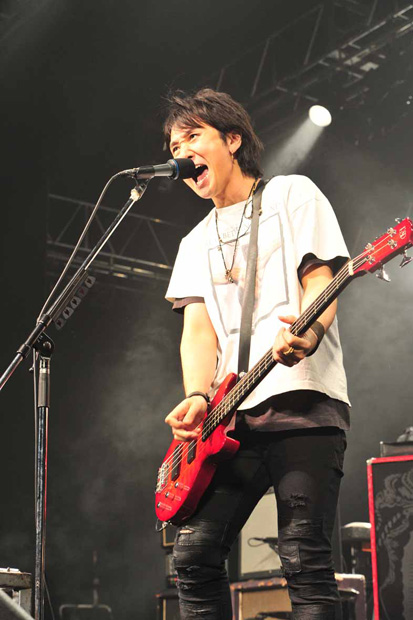 「J ツアー最終公演で新曲披露、アルバム制作に突入」1枚目/4