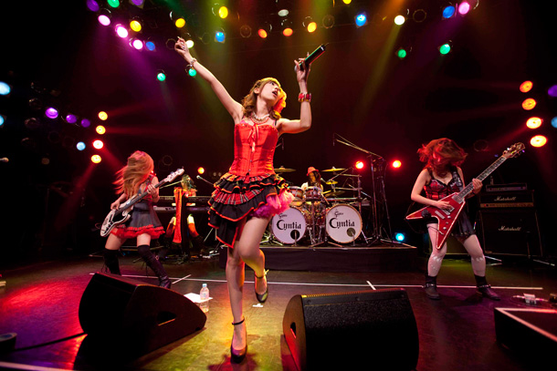 「SEXY＆可愛いツンデレメタルバンドCyntia 大盛況のワンマンで涙」1枚目/2