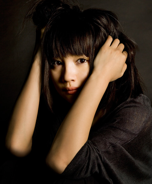 「新山詩織 歌詞サイト1位＆川口春奈ら出演の映画主題歌決定」1枚目/2