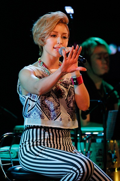 「BENI ニューシングルでシャネルズの名曲をカバー」1枚目/4