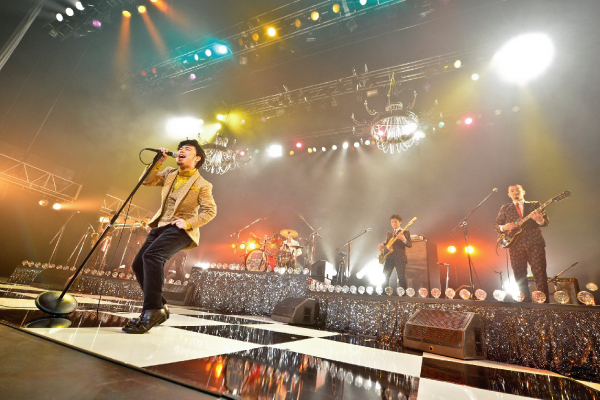 「在日ファンクがライブ作品リリースに先駆けてトレイラー映像を公開」1枚目/2