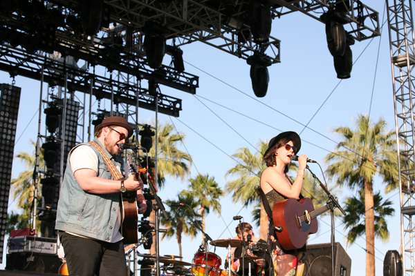 「Of Monsters and Men」7枚目/11