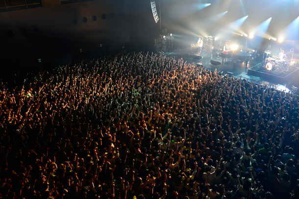 「WEAVER サプライズ連発のツアー最終公演で「嘘みたいな景色だなぁ」」1枚目/5