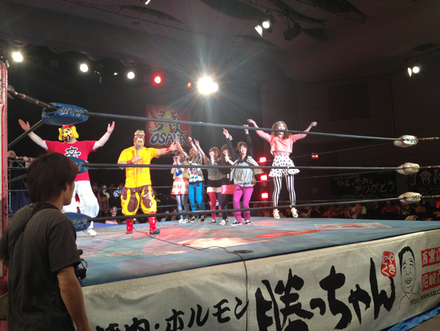 「伝説の泰葉マネジャー 恋愛OKアイドル“Especia”とリングへ」1枚目/9