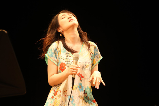 「10周年の安藤裕子 10月に7枚目のニューアルバム＆バンドツアー」1枚目/1