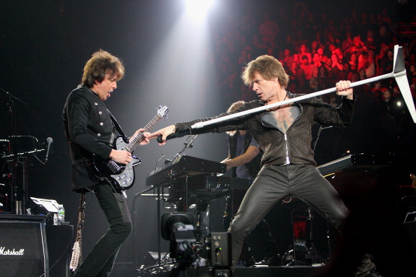 「ボン・ジョヴィ 個人的問題により、サンボラ抜きでツアー敢行」1枚目/1