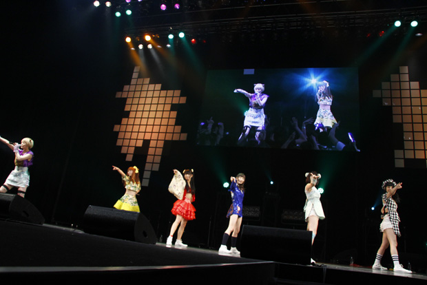 「でんぱ組×くりかまき×テレパ×チキパ×BiS×アプガ 朝から百花繚乱」1枚目/41