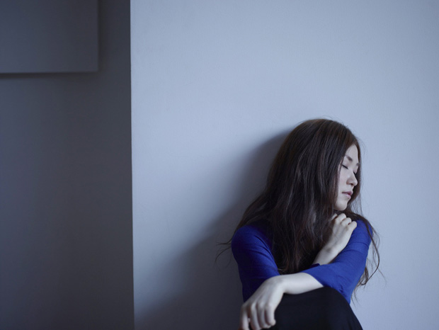 「ティーナ・カリーナ ワンカットで歌った新曲「あかん」MV解禁」1枚目/3