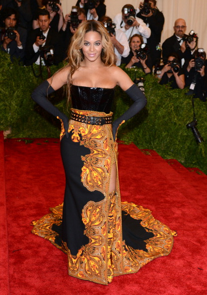 「ビヨンセに第2子妊娠の噂。写真にお腹のふくらみ写る」1枚目/1