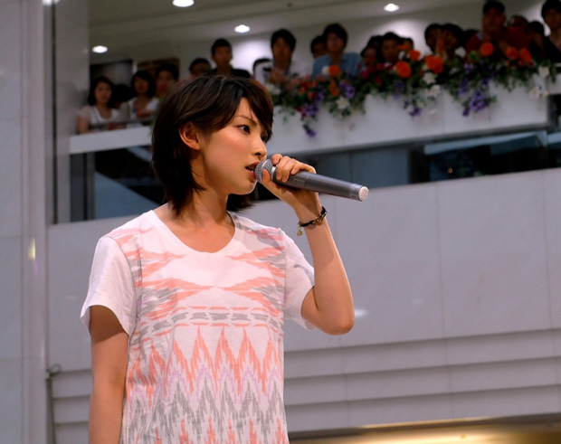 「家入レオ フリーライブに2000人「自分もすごくパワーをもらえました」」1枚目/2