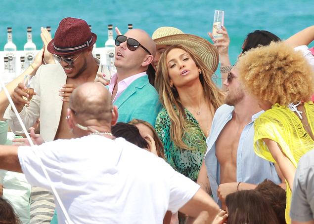 「ジェニファー・ロペス、ピットブルと再び組んだ新曲MV完成」1枚目/3